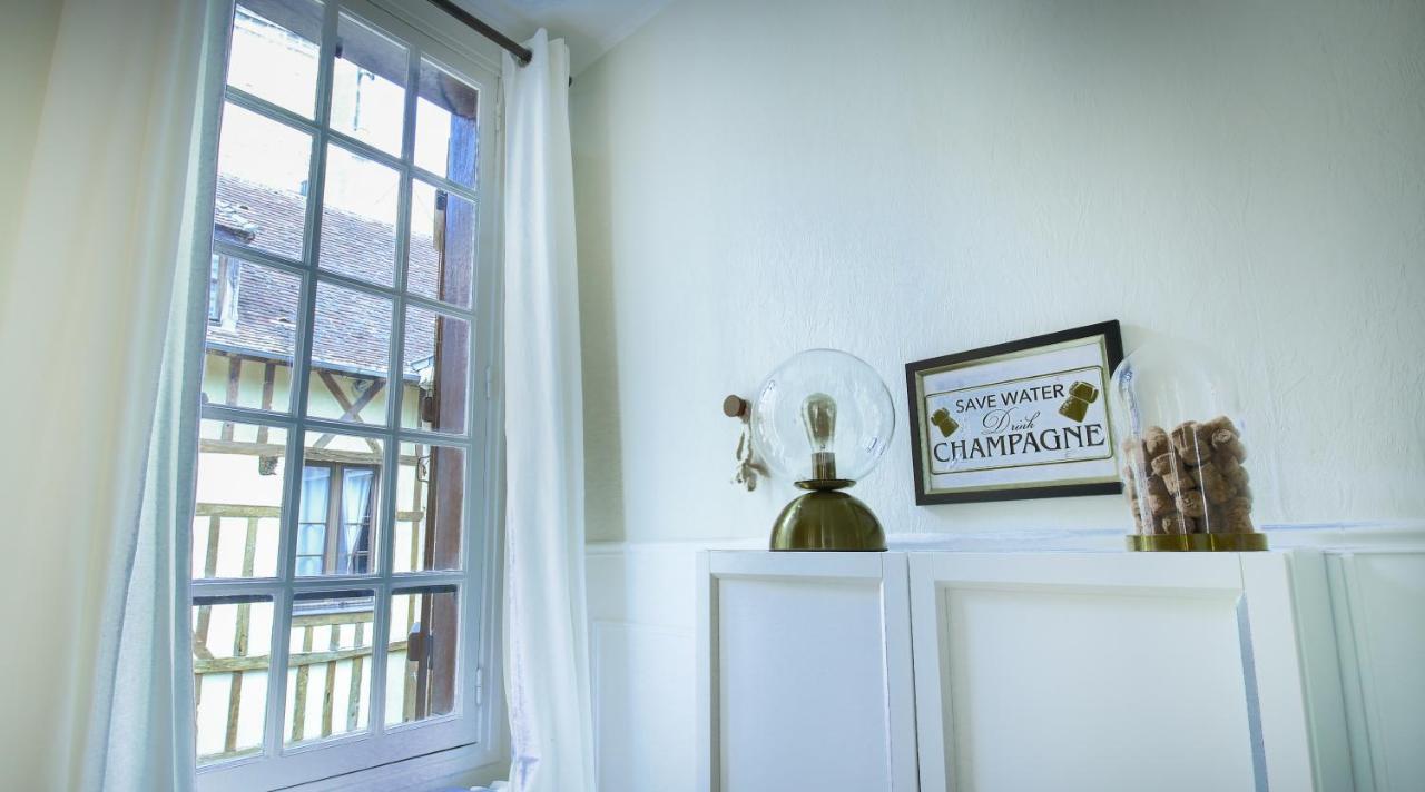 Appartement La Madeleine Centre Historique De Troyes Extérieur photo